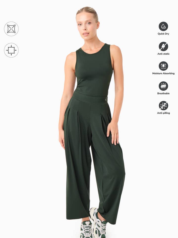 PEENY | Weit geschnittene Hose aus recyceltem Polyamid for wholesale by ORGANICATION