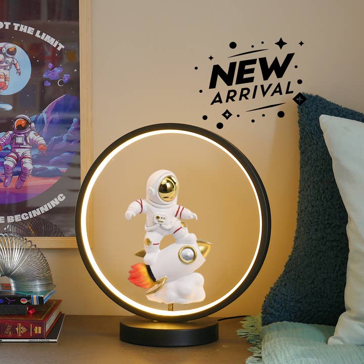 Steepletone UK Ltd – Großhandel Akzent-/Schreibtischleuchte – ASTRO LIGHTS - Astronaut Nachttischleuchten