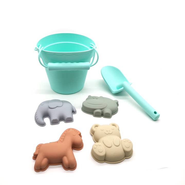 PETIKIDS - Wholesale Beach/Pool Toy - Kids & Baby - Silicone beach toys (bucket, shovel, and 4 accessories)5