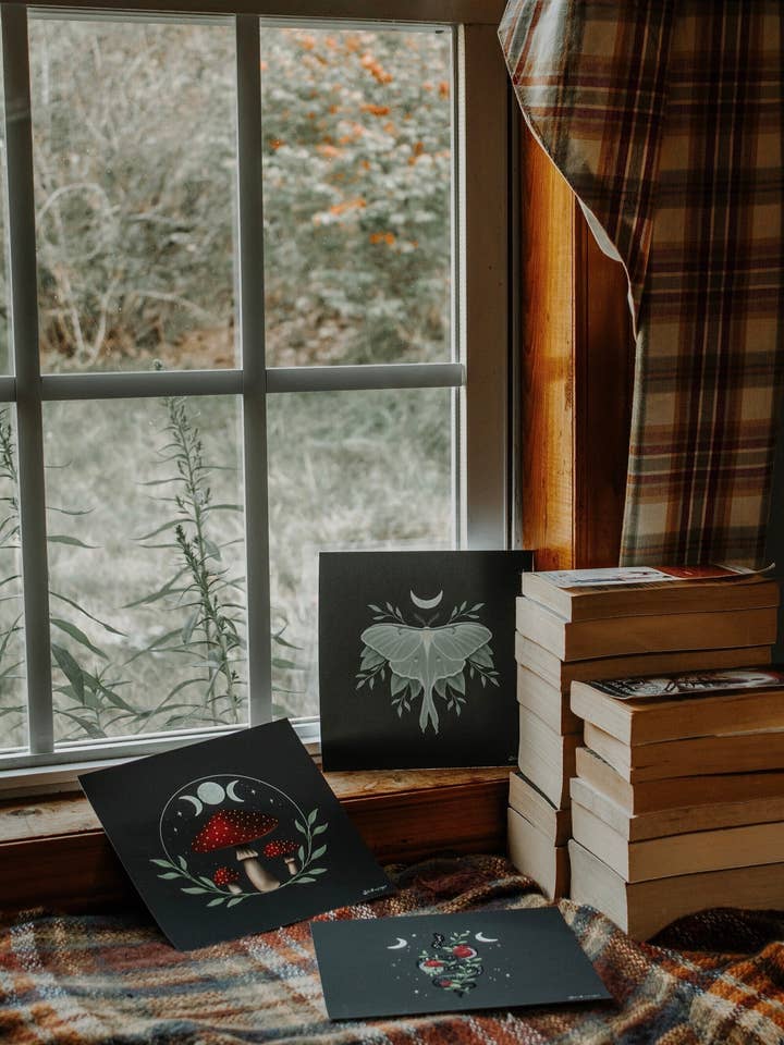 Collection d'imprimés célestes de papillons, de champignons et de serpents pour la vente par RusticPagesCo