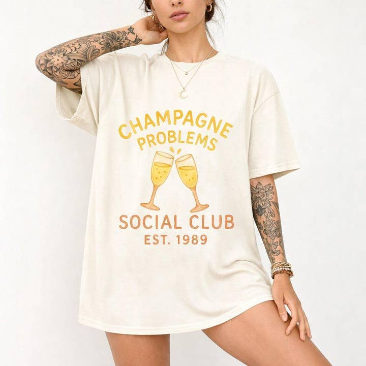 Comfort Colors Champagne Problems Social Club T-shirt för wholesale av Printliss