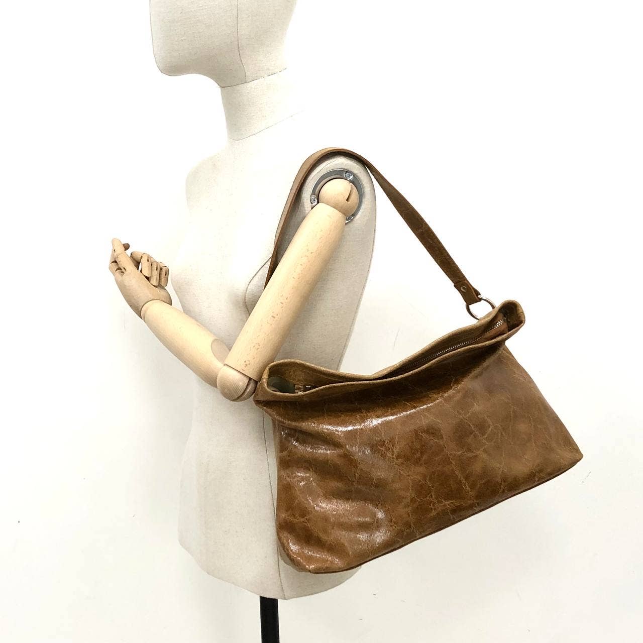 MILANO AMOUR – Großhandel Umhängetasche - Damen – CROSSBODY KURA SHINYLAMB3