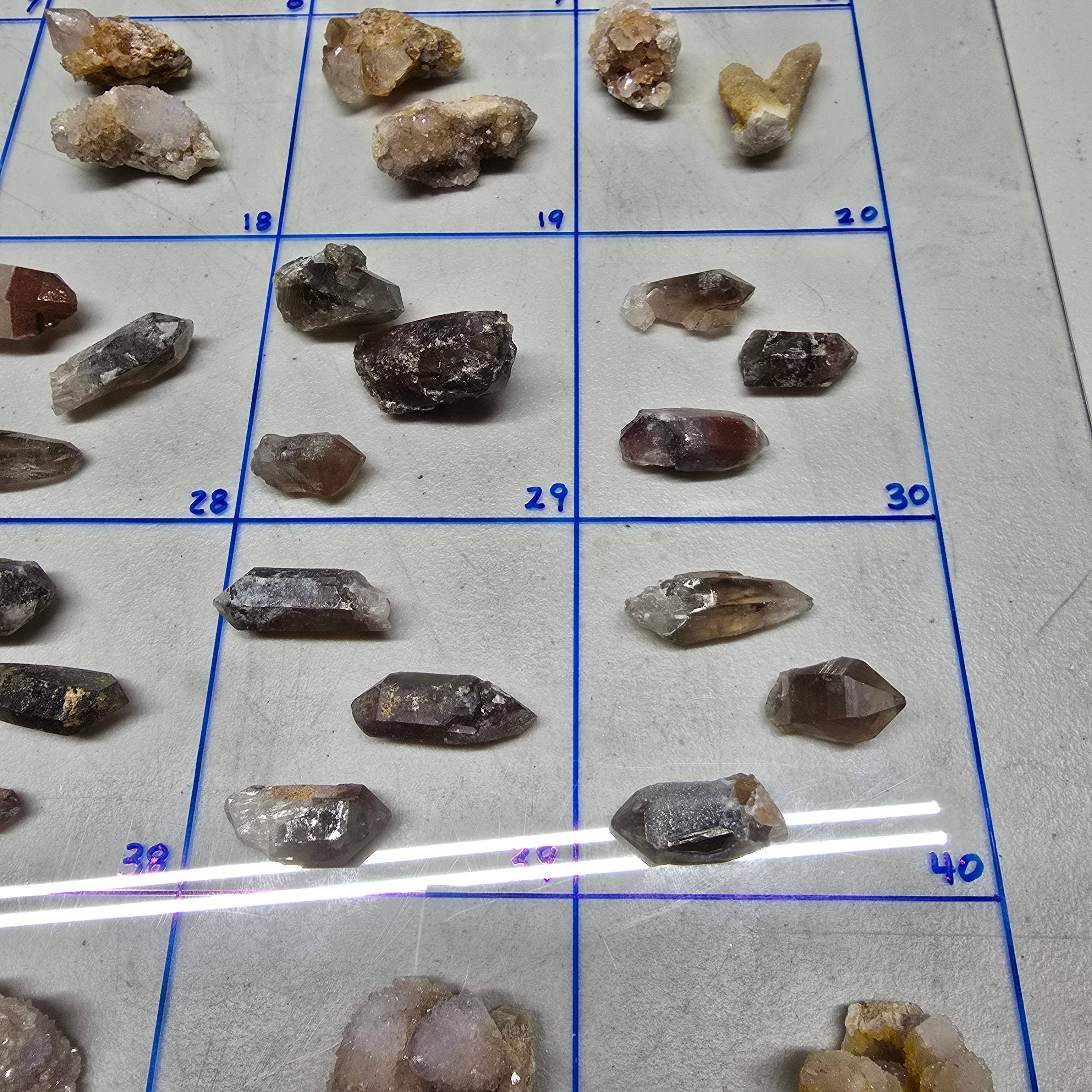 Fantasia Mining - Vendita all'ingrosso Pietra/cristallo spirituale - Quarzo Spirituale / Quarzo delle Fate / Quarzo Sudafricano (Blu-2)9