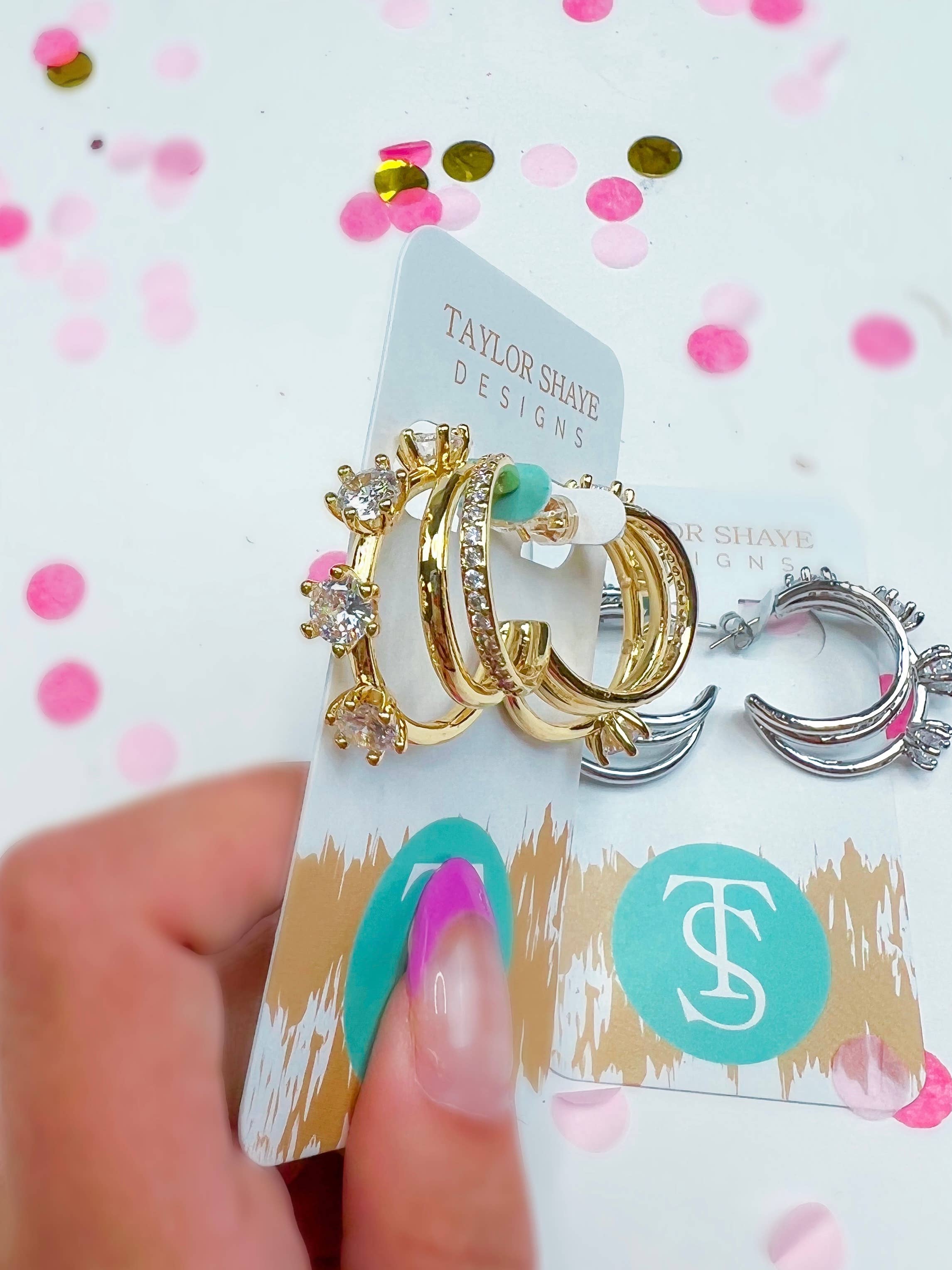 Taylor Shaye Designs - Wholesale Oorringen - Juliana Hoops2