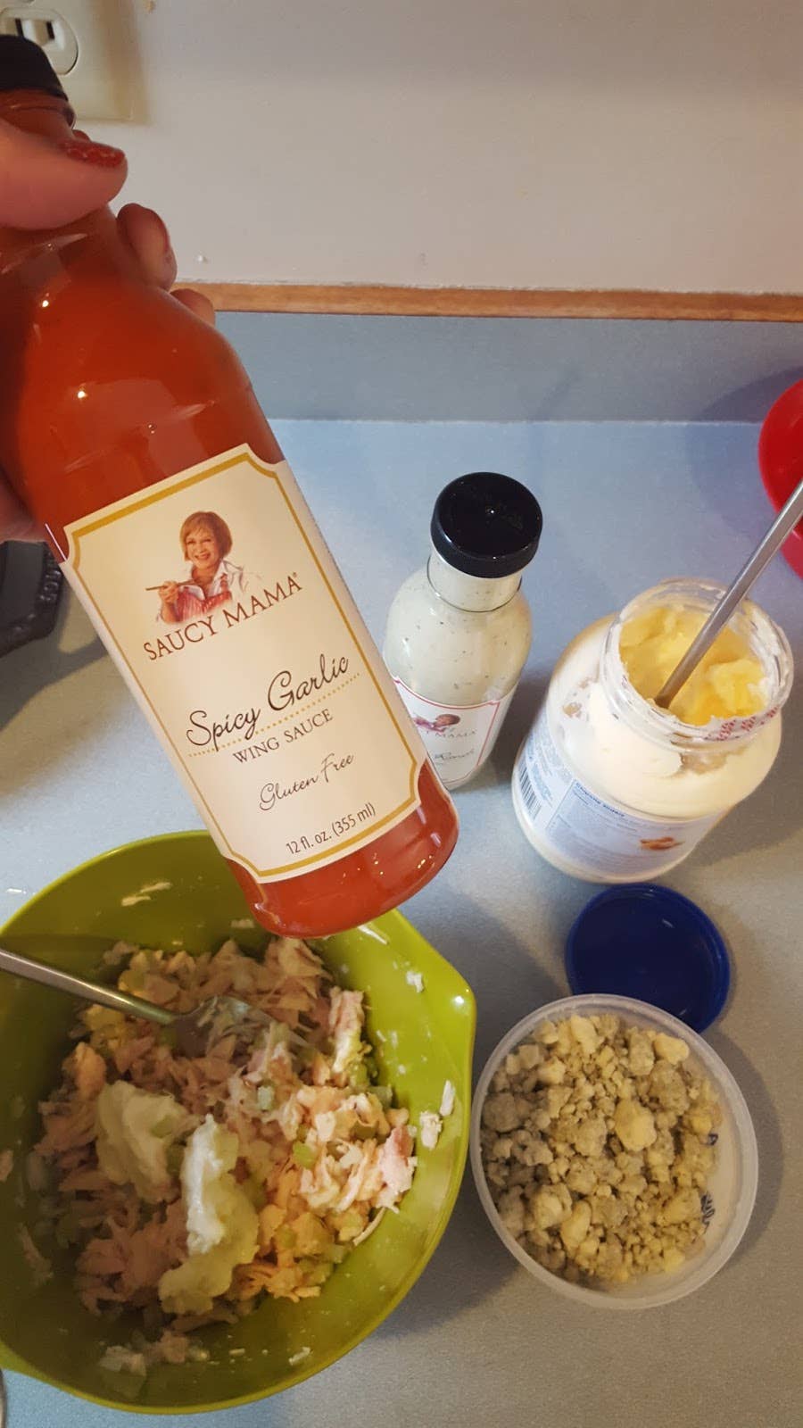 Suzie's Organics and More - Wholesale Sauce - NEW 2025 Saucy Mama Spicy Garlic Wing Sauce 12fl oz2