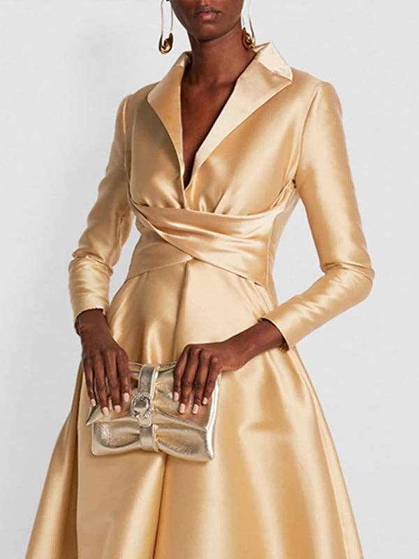 Plush Looks - Venta al por mayor Vestido - Mujer - Vestido maxi plisado de talle alto con escote en V y corte en A color sólido1