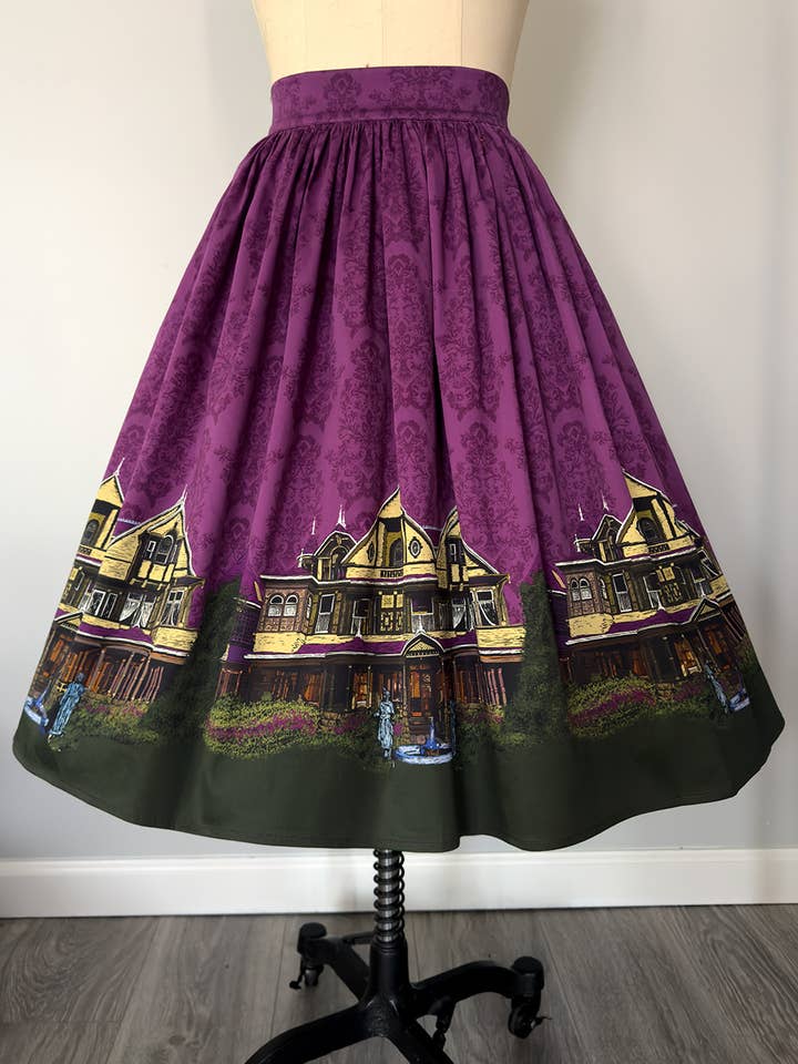 Jupe en papier peint de la Winchester Mystery House® pour la vente par The Oblong Box Shop™