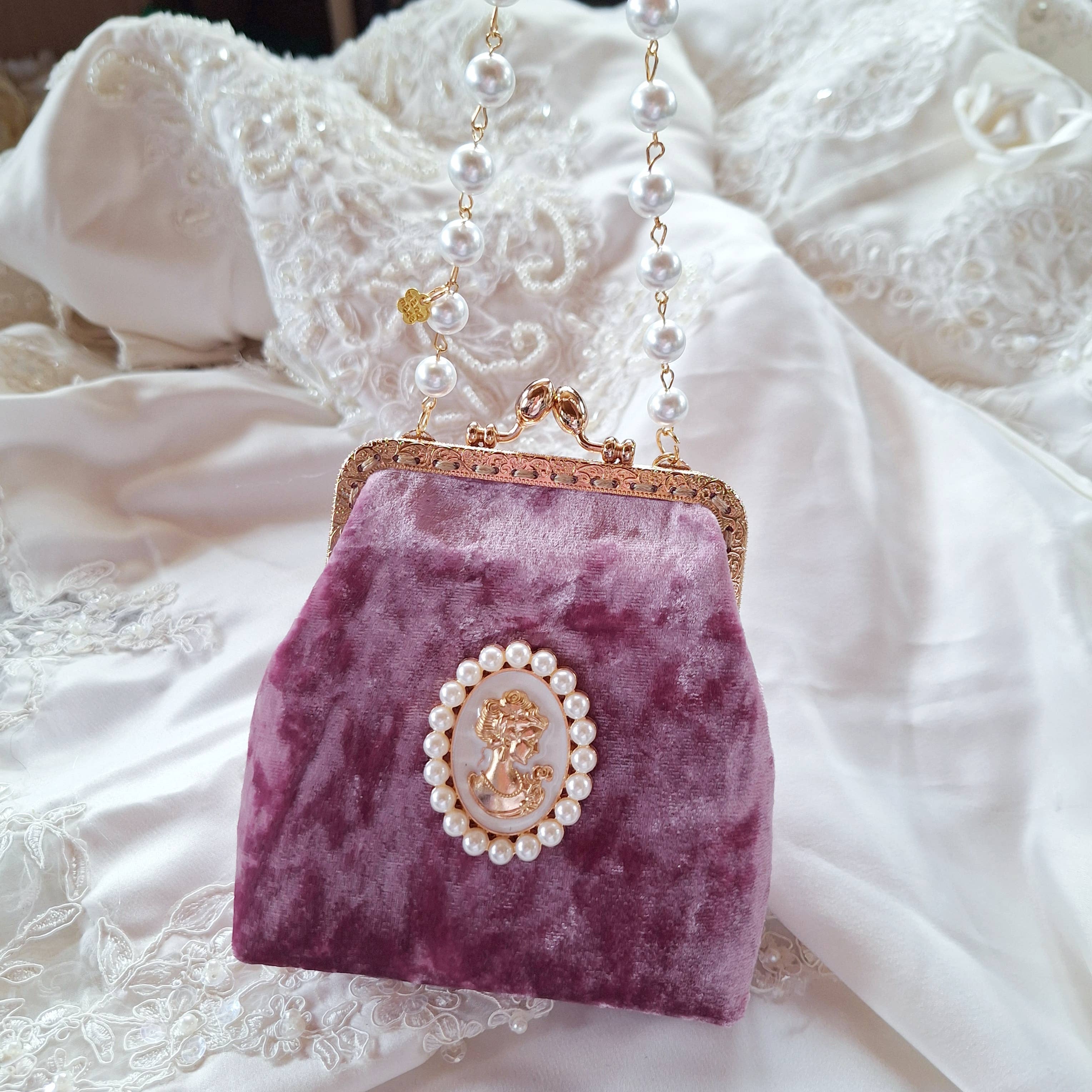 LeisTextileStudio - Wholesale Wallet - Women's - Handmade Velvet Vintage Kiss lock Handbag With Card Holder28