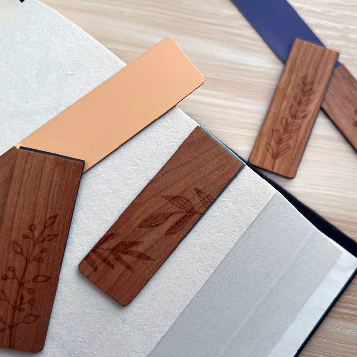 North Country Craft - Wholesale Bookmark - Floral Icons Magnetic Wooden Bookmarks1