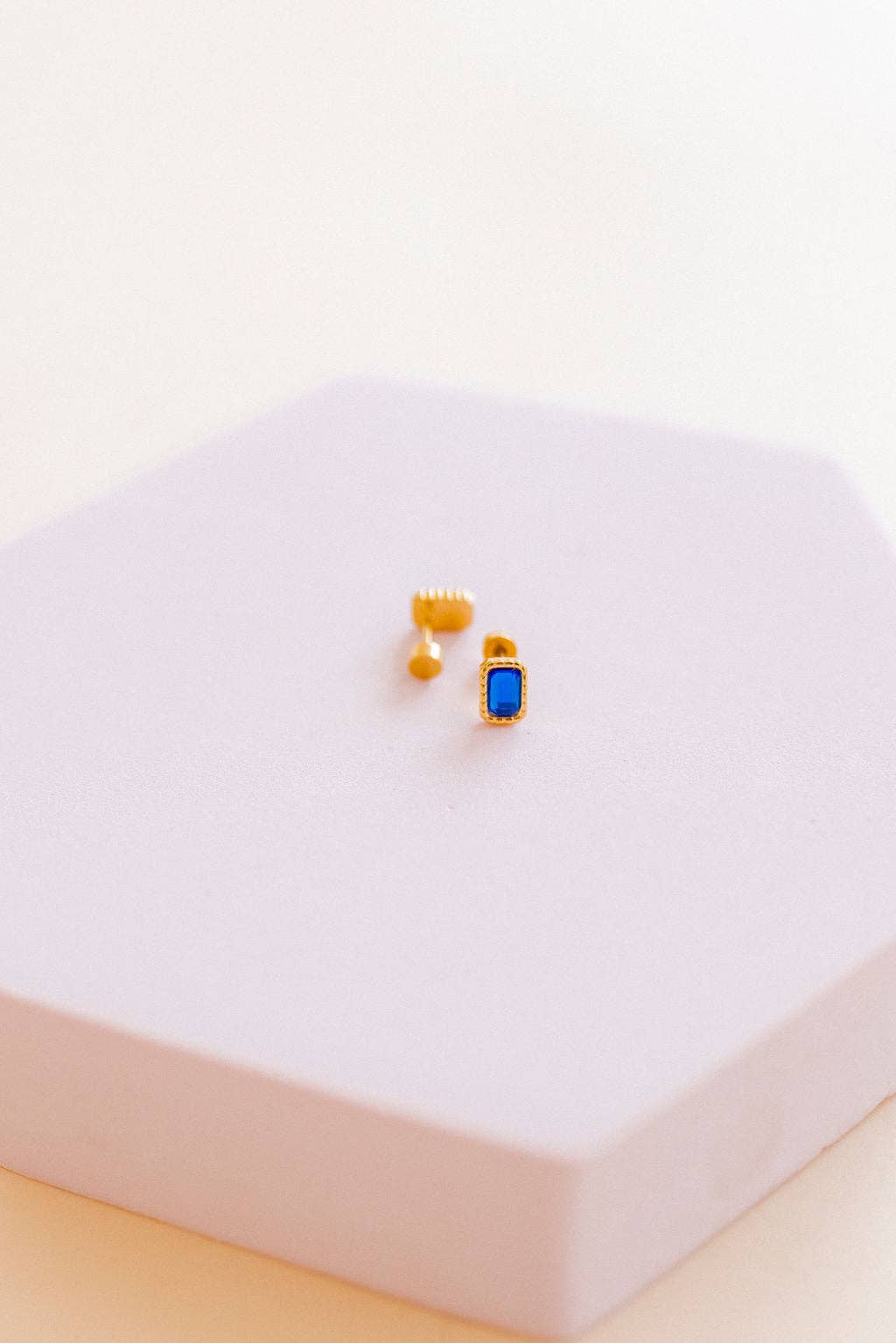 LINNY CO – wholesale Solitärörhängen – Skruvstiftsörhängen - Madison Safir6