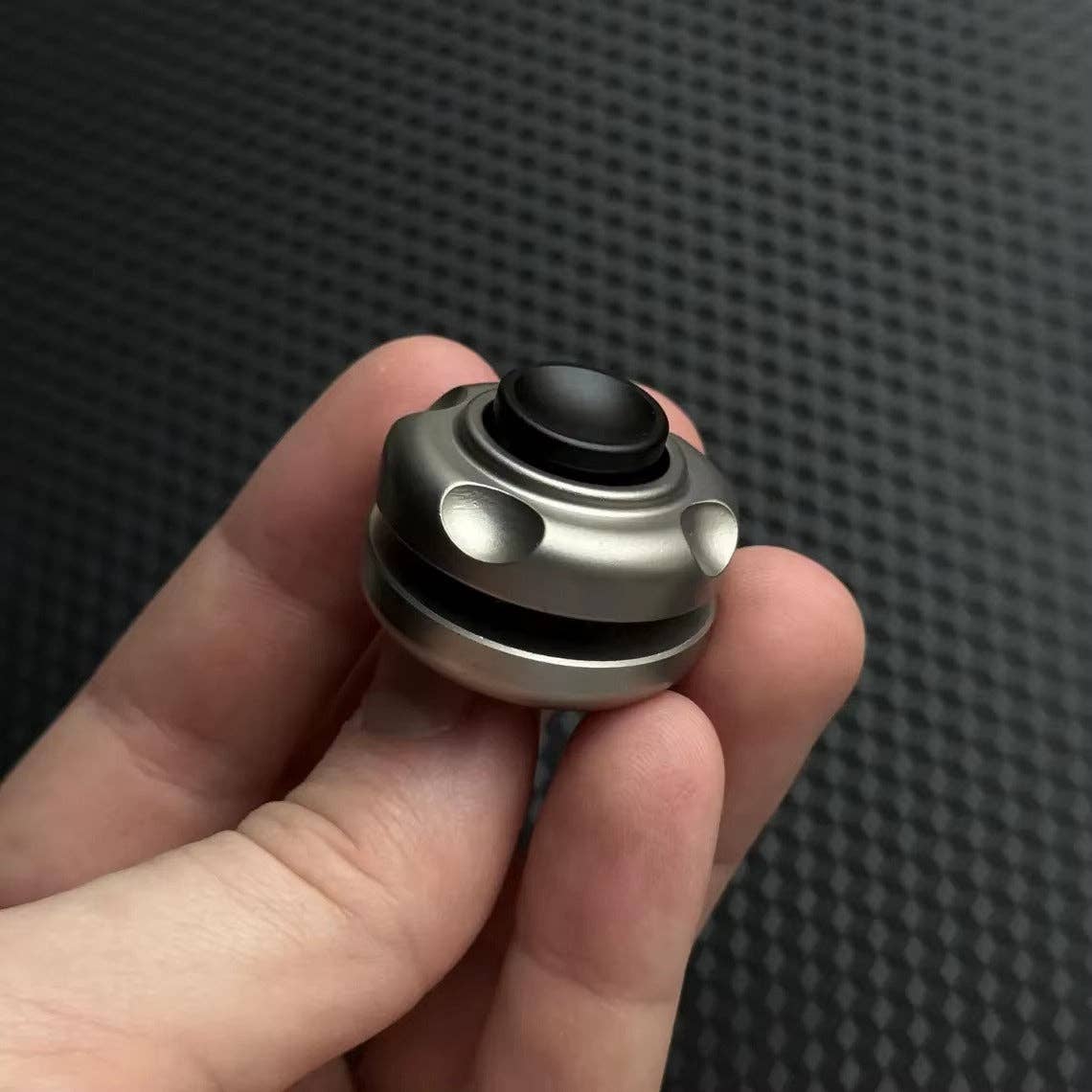 VIGOR - Wholesale Fidget toy – Kids - Magnetic Levitation Fidget Spinner Roll Fidget Slider Anxiety Toy Heavy Stainless Steel Finger Gyro (MOQ 10 pcs)11