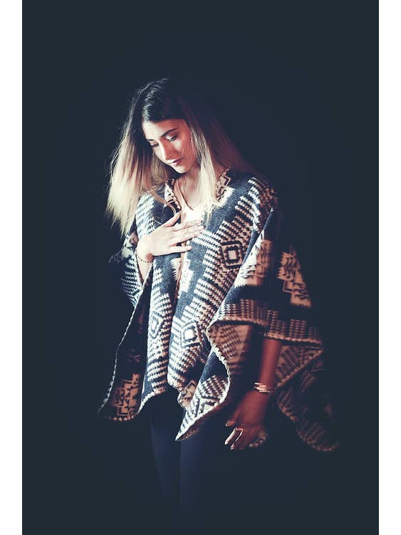 Noir et Blanc Châle Réversible Cruz en vente sur Faire3