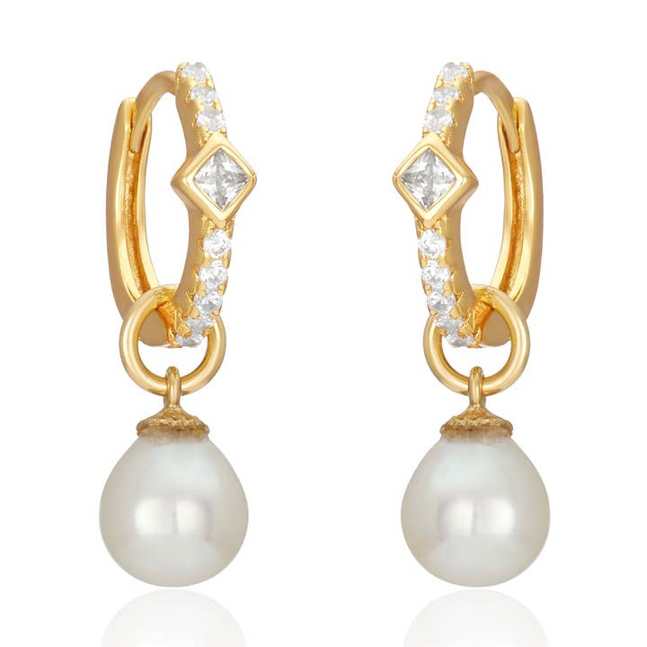 Aros chapados en oro con colgante de perla y circonitas cúbicas para venta al por mayor de Mabel Chong