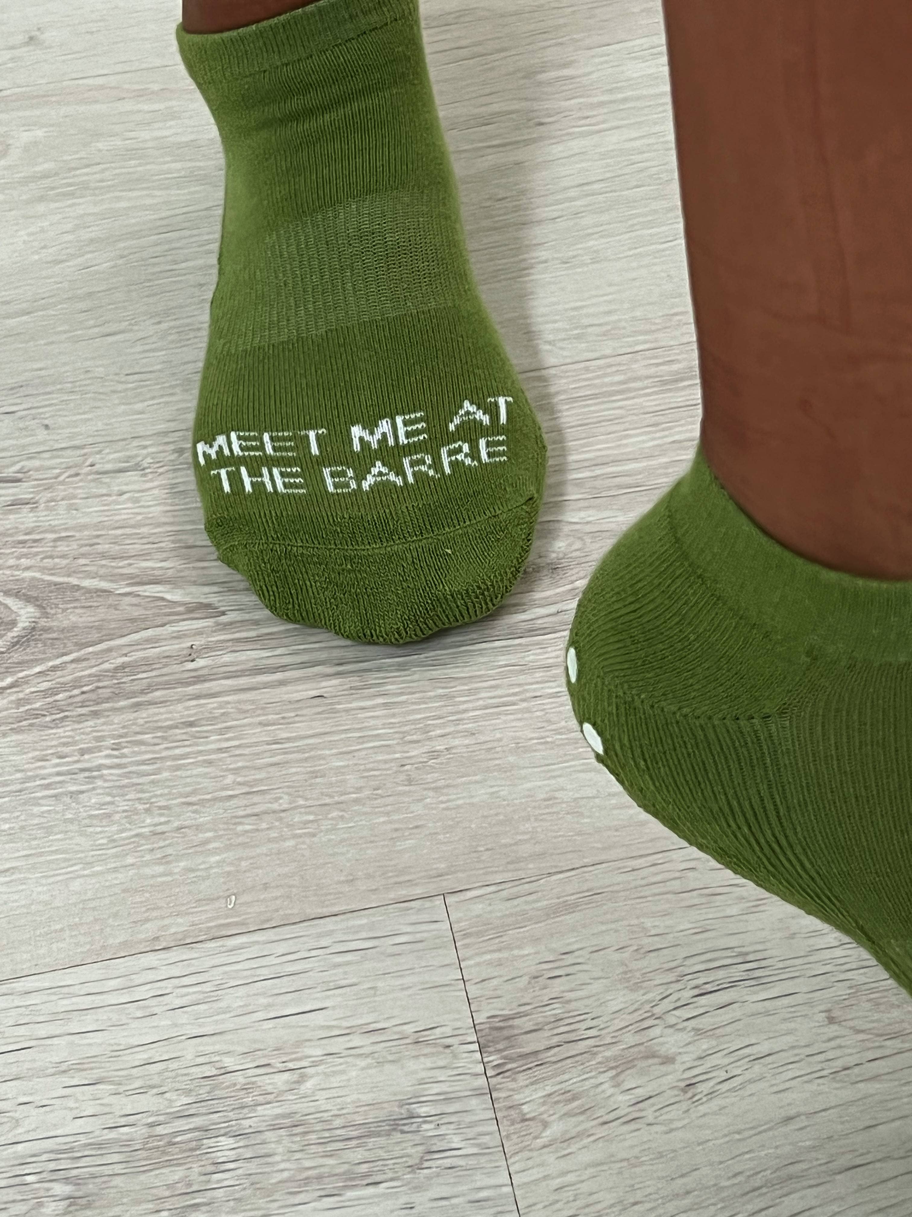 Vanilla-Sand – wholesale Socks – Unisex – Ankle Socks Meet Me At The Barre - Avocado Green