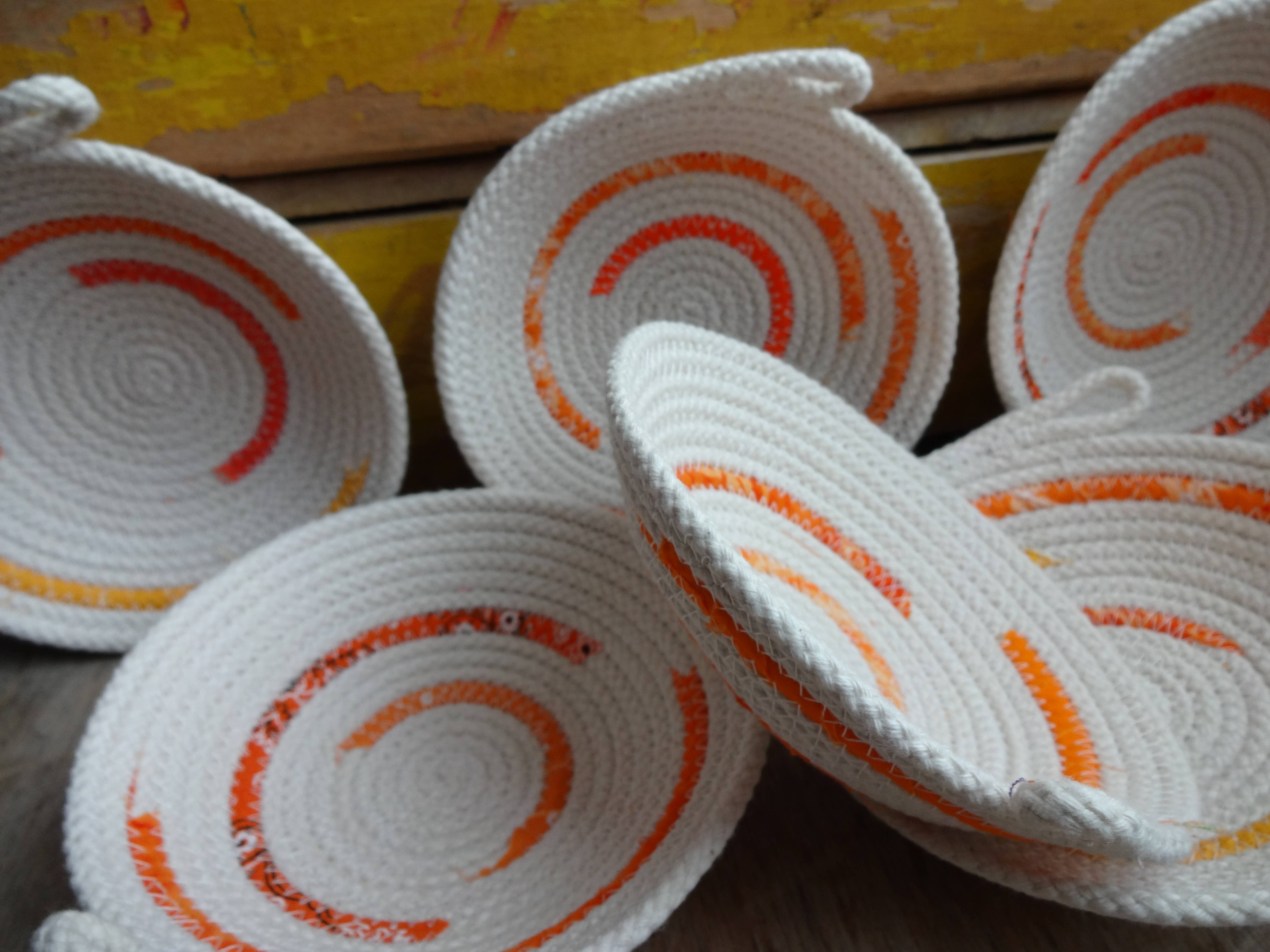 The Foxes Tail – wholesale Dekorativ tallrik/fat/skål – Tyg Wrapped Cotton Rope Bowl: Stor18