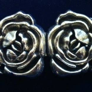 Fermoir double rose - plaqué argent pour la vente par Silver Lady Inc.