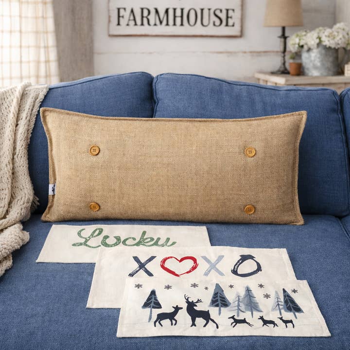 NOVITÀ! Pacchetto INVERNO 26: 3 stagioni + cuscino in IUTA: FORTUNATO, XOXO, CERVO per la vendita all'ingrosso da parte di PillowPanels