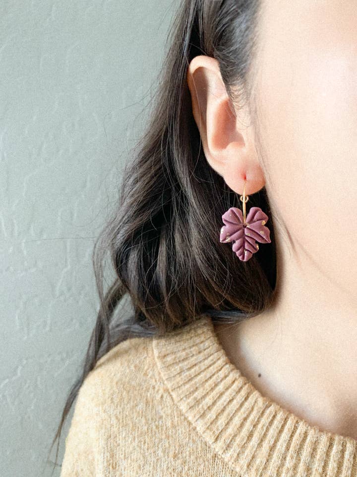 Aros de hoja de arce | pendientes de otoño | pendientes de otoño para venta al por mayor de Lotus of clay