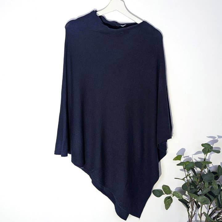 Tempest Designs – wholesale Poncho – Women's – Plain classic fine knit poncho (S-L)4