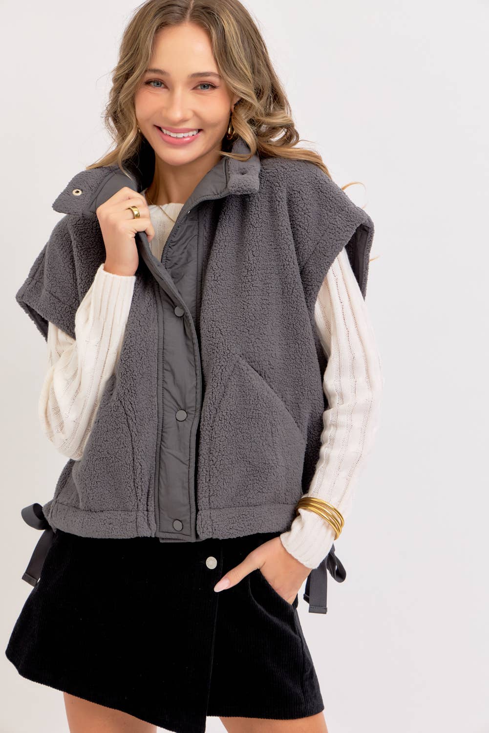 Sweet Lovely by Jen - Wholesale Outerwear Vest - Women's - OVERSIZED FLEECE VEST7