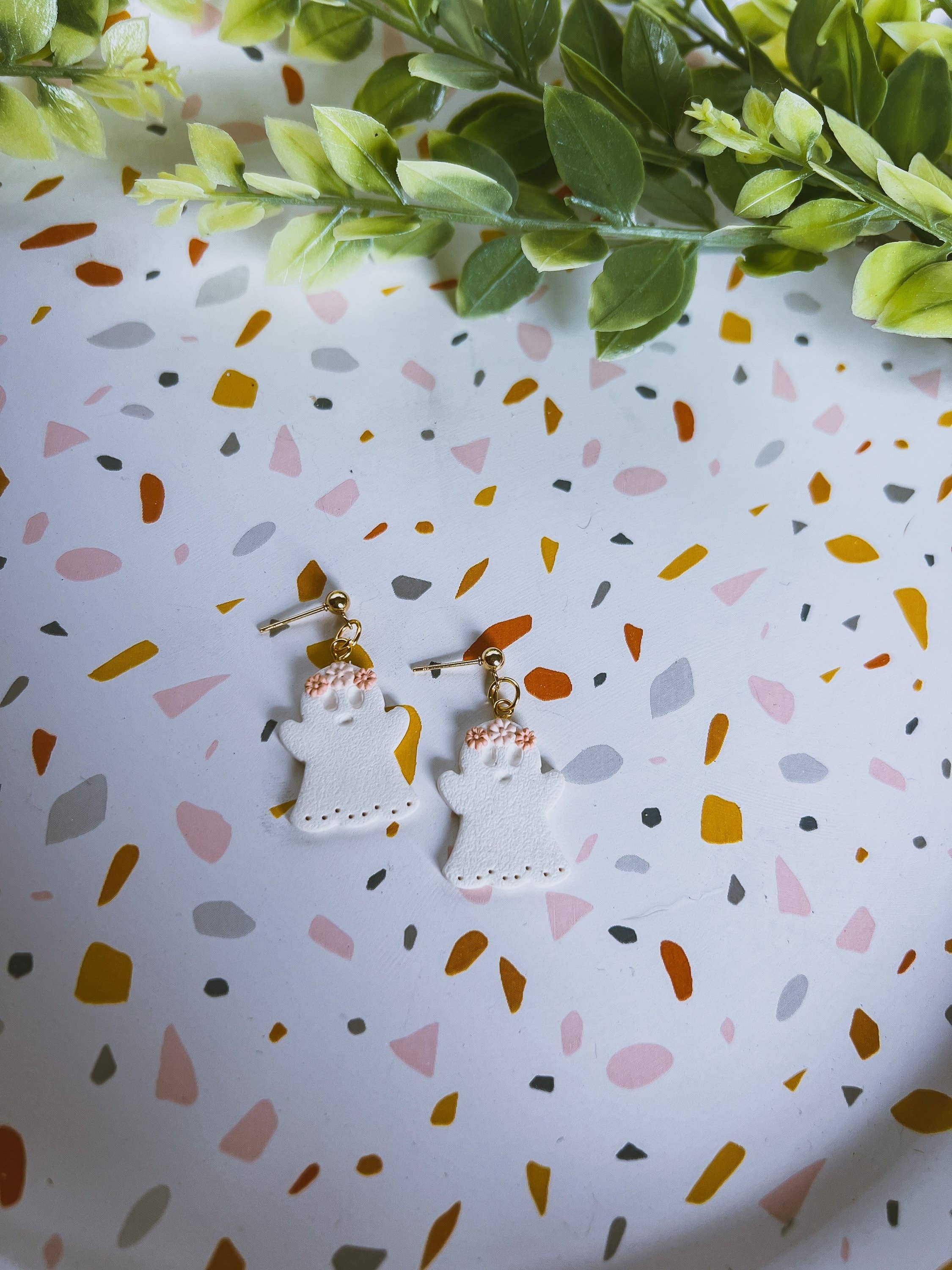 Belu Designss - Vendita all'ingrosso Orecchini pendenti - Graziosi orecchini in argilla polimerica con fantasmi bianchi5