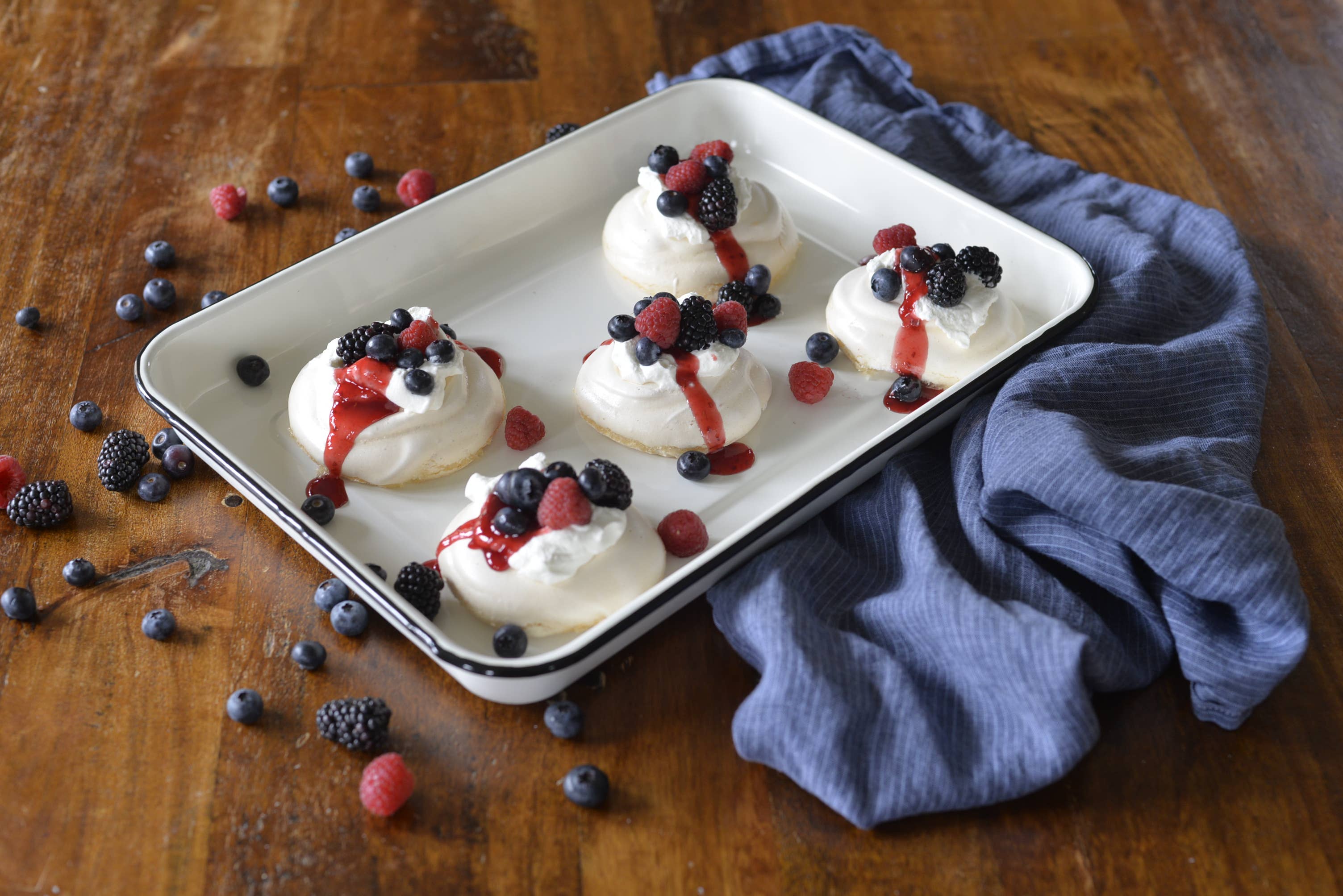 TableCraft Products Company - Wholesale Baking Dish - Enamelware Collection Sheet Pan, 16.25 x 11.5"11