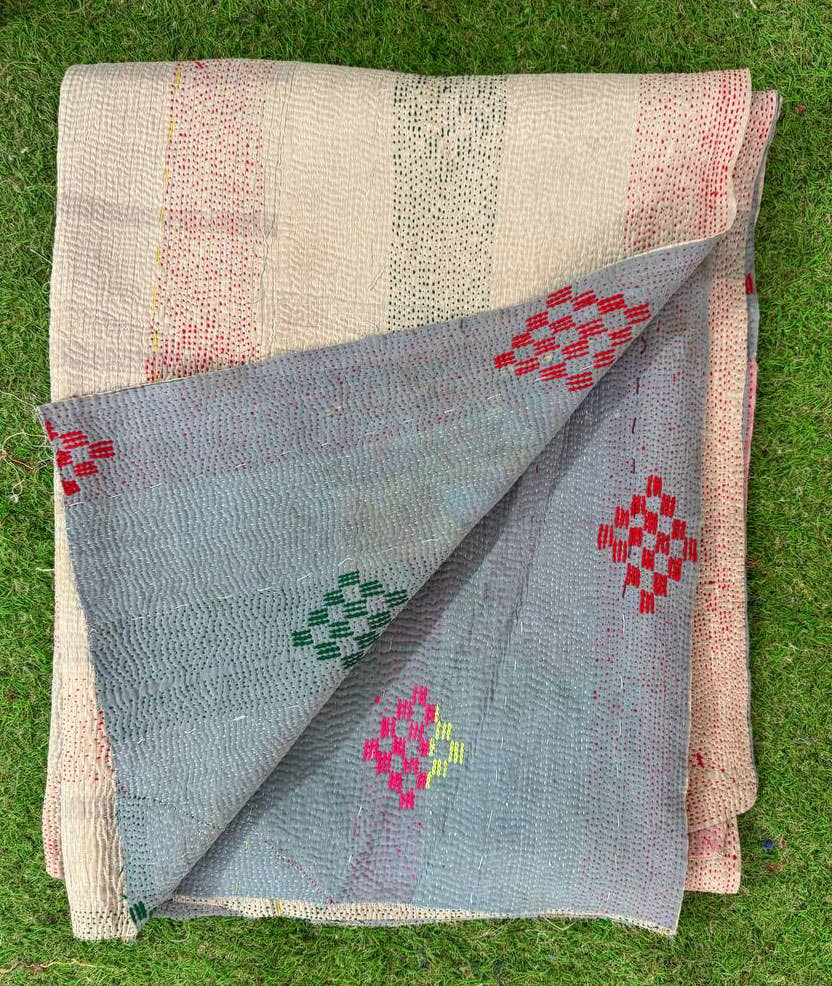 bhavnas boutique – Engroshandel Quiltet tæppe – Inspireret af Heritage Quilt Letvægts Bomuld Kantha Quilt8