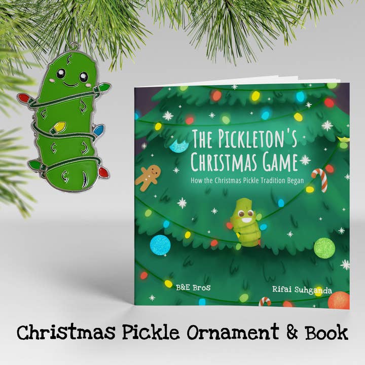 Livre de traditions de Noël/Ornement de cornichon de Noël pour la vente par Savor The Memories