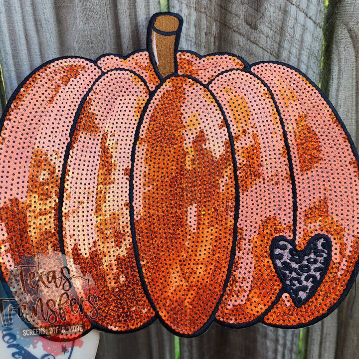 Texas Transfers – Großhandel Aufnäher – Kürbis Leopard Herz XL Bügelbild Patch