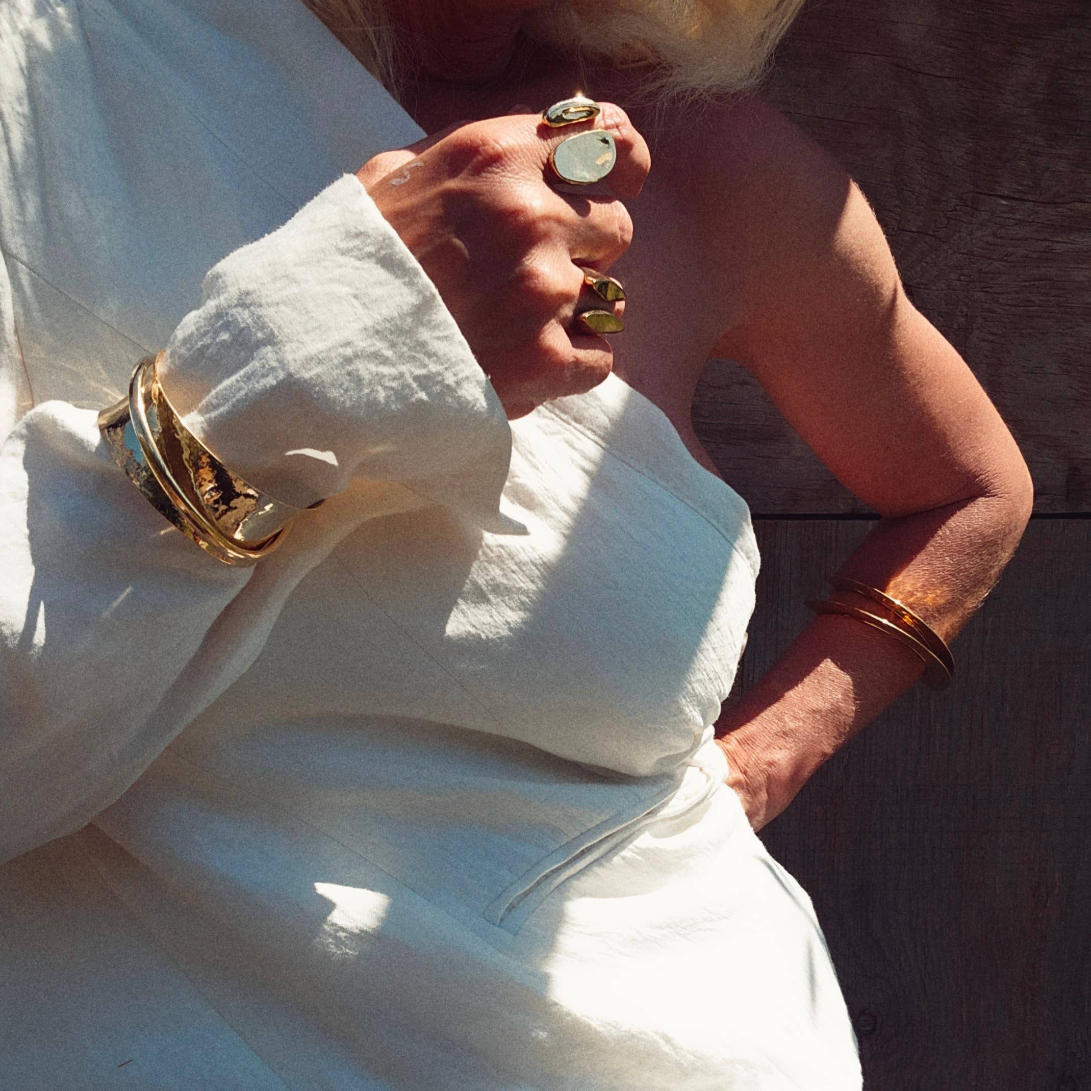 Bisjoux - Venta al por mayor Anillo de banda/apilable - Anillo de orbe orgánico de latón abierto ajustable hecho a mano 6