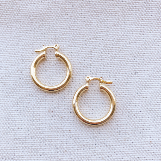 GoldFi - Wholesale Hoop Earrings - Very Light 18k Gold Filled Medium Thick Selena Hoop Earrings1