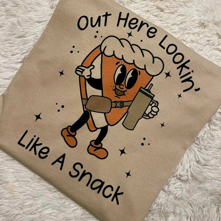 Chemise automnale Looking like a snack, tarte à la citrouille pour la vente par StricklandDesignCo