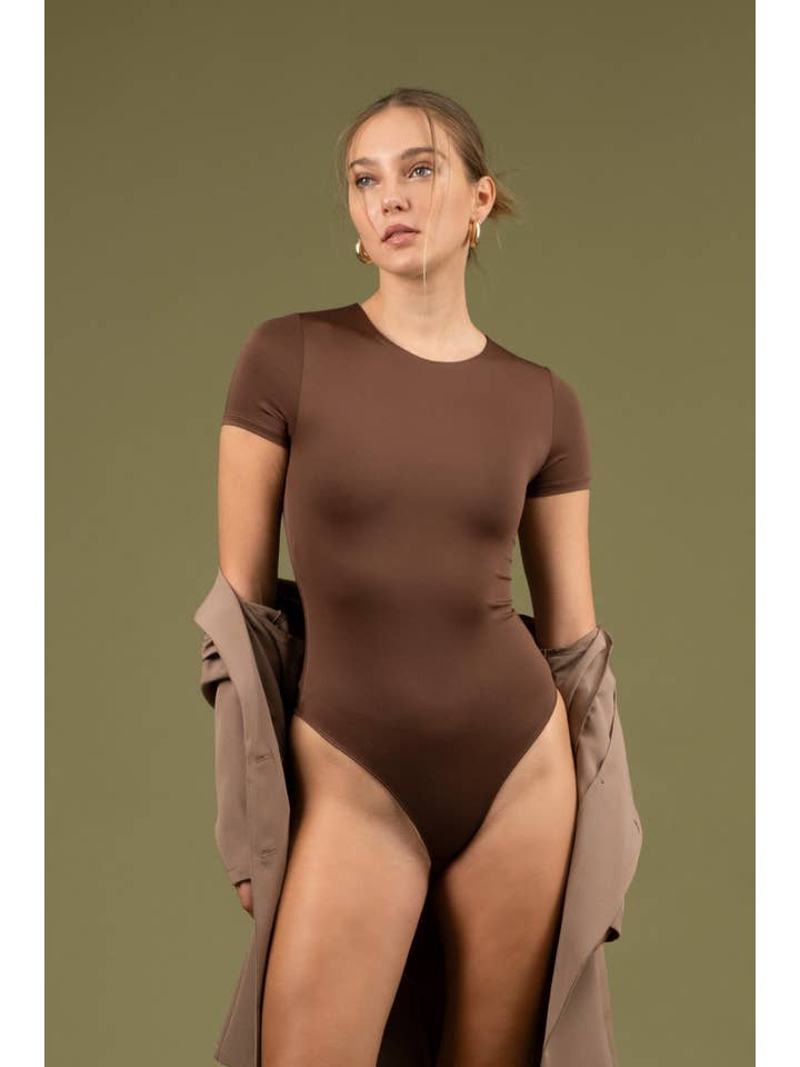 The Workshop Studio - Wholesale Blouse - Women's - REVERSIBLE ROUND NECK SHORT SLEEVE BODYSUIT