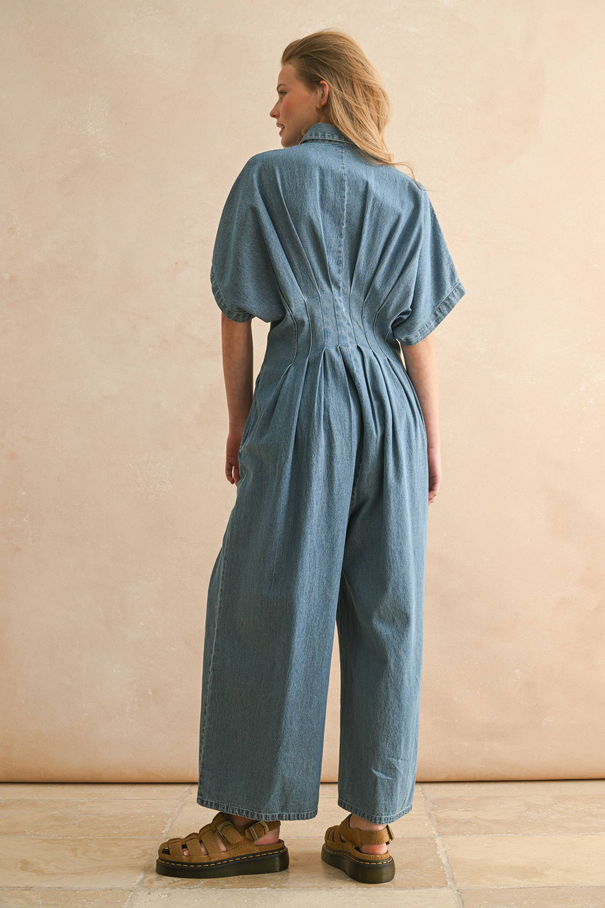 JU5542   CHAMBRAY DENIM BUTTON DOWN JUMPSUIT for wholesale on Faire2