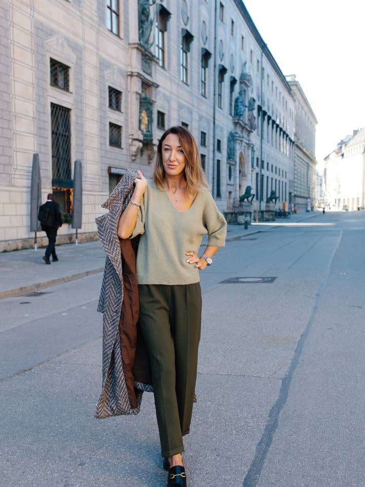 Pants Varsizio for wholesale by V. Milano GmbH