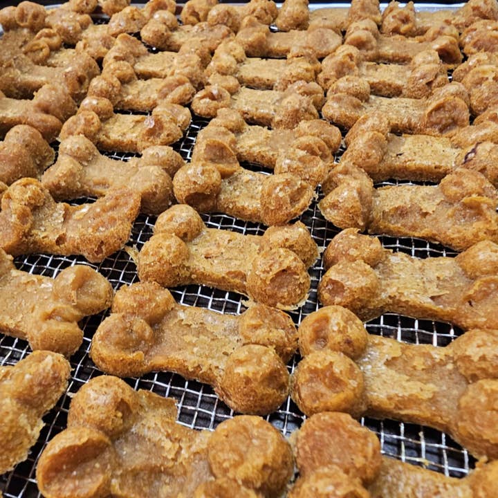 Pawtisserie De Chien Luca - Wholesale Pet Treats - Dog - Variety Box- Small1