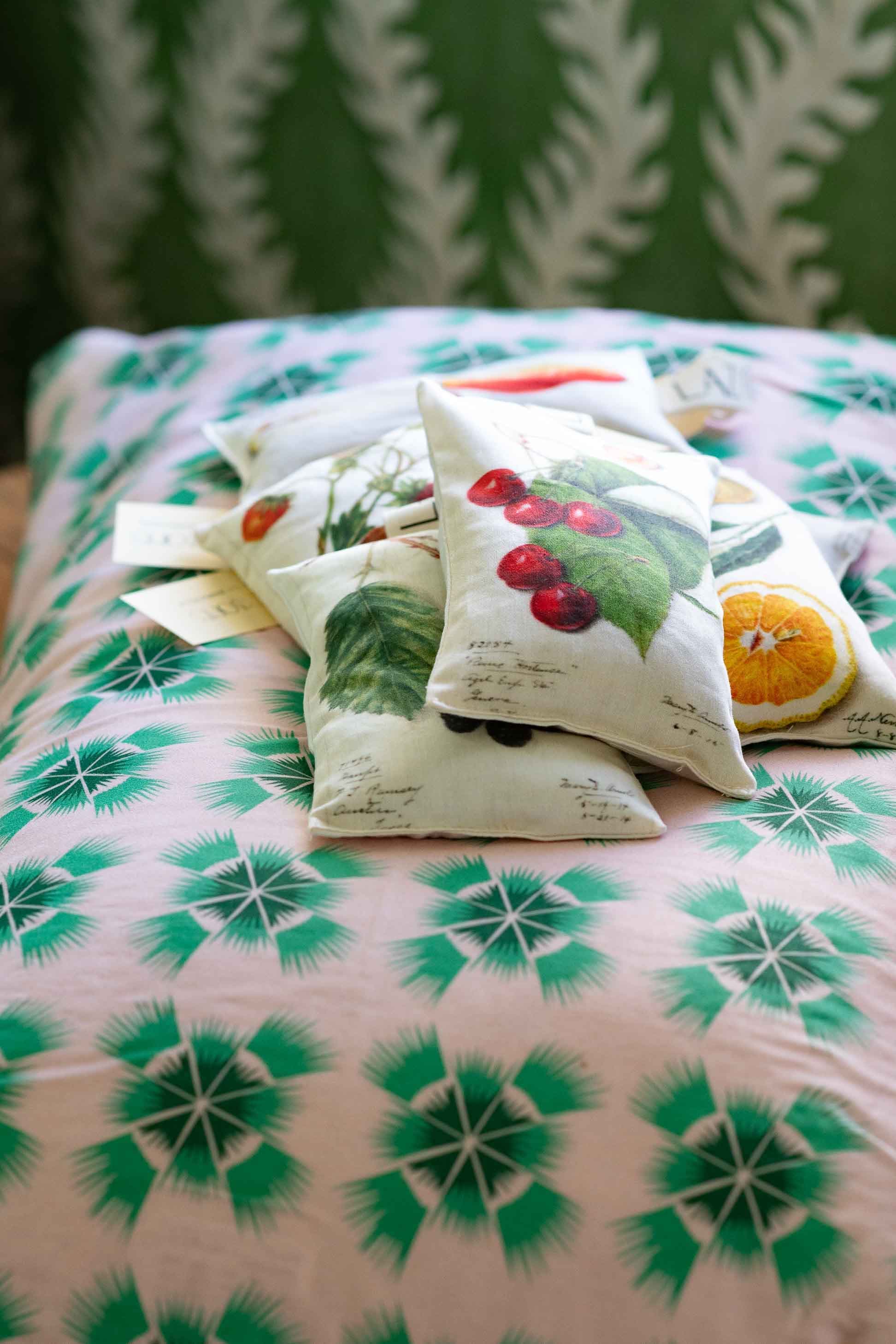 Lazybones - Wholesale Sachet - Fragaria - Lavender Scented Sachet2