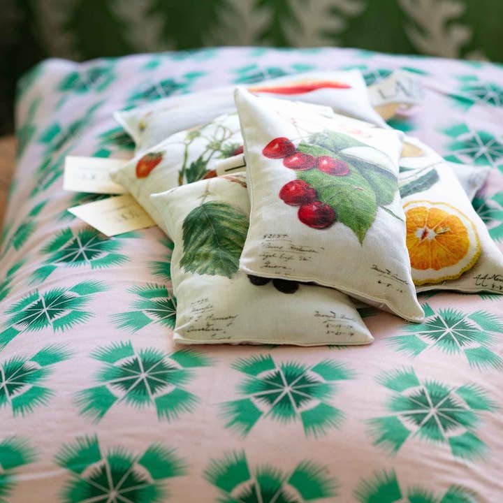 Lazybones - Wholesale Sachet - Fragaria - Lavender Scented Sachet2