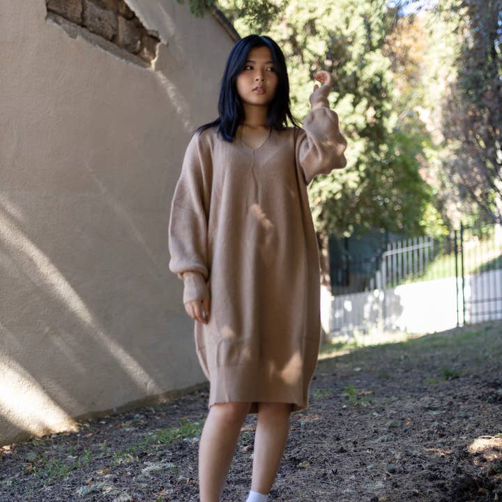 Cecile Wang – wholesale Klänning - Dam – V-ringad stickad klänning 21557031