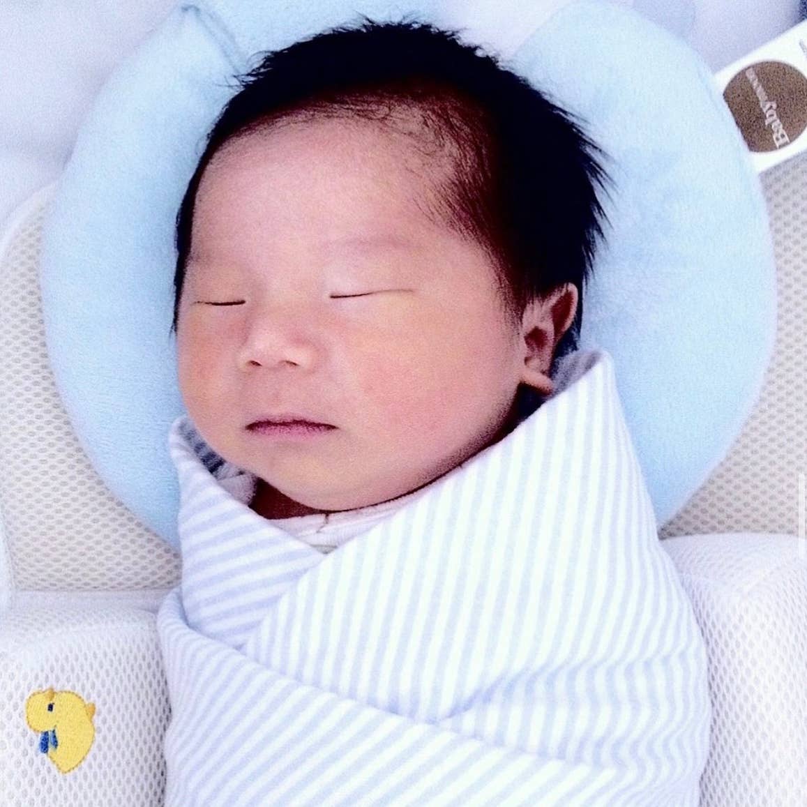 Babymoon LLC - Venta al por mayor Cojines de lactancia - Maternidad - Babymoon POD - Almohada de apoyo para cabeza y cuello (felpa sólida)5