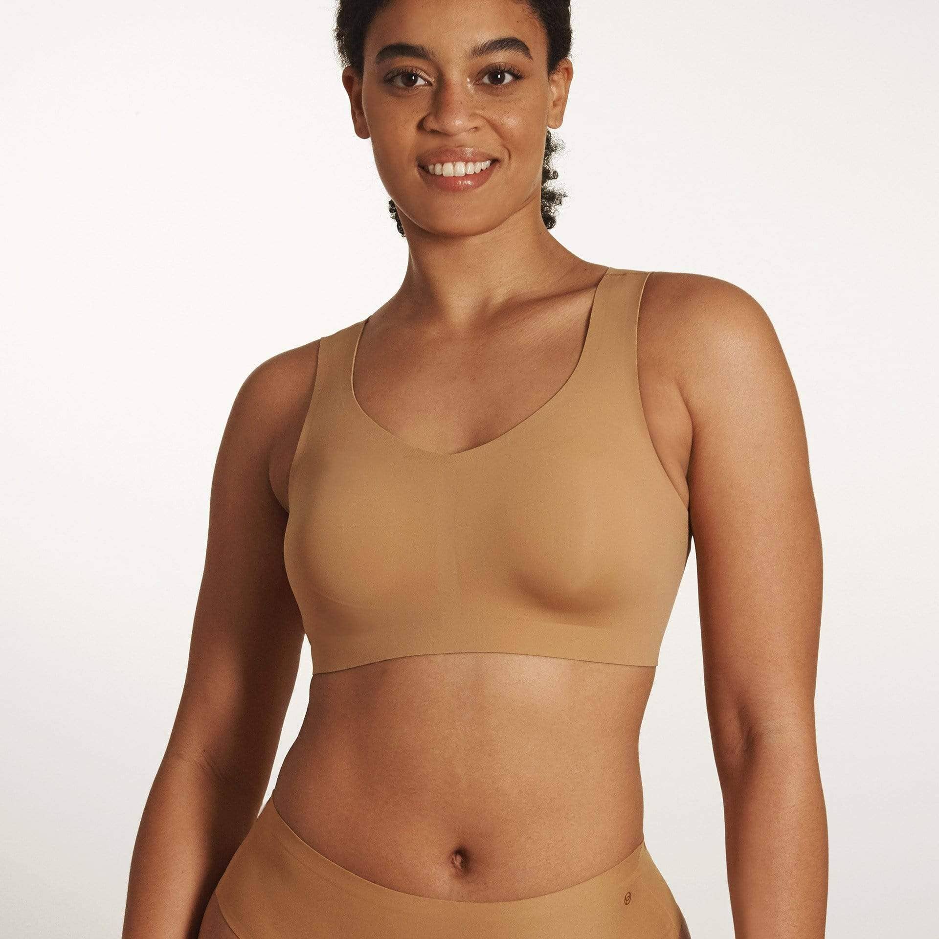 Evelyn & Bobbie - Wholesale Sports Bra - Women's - Defy Bra1