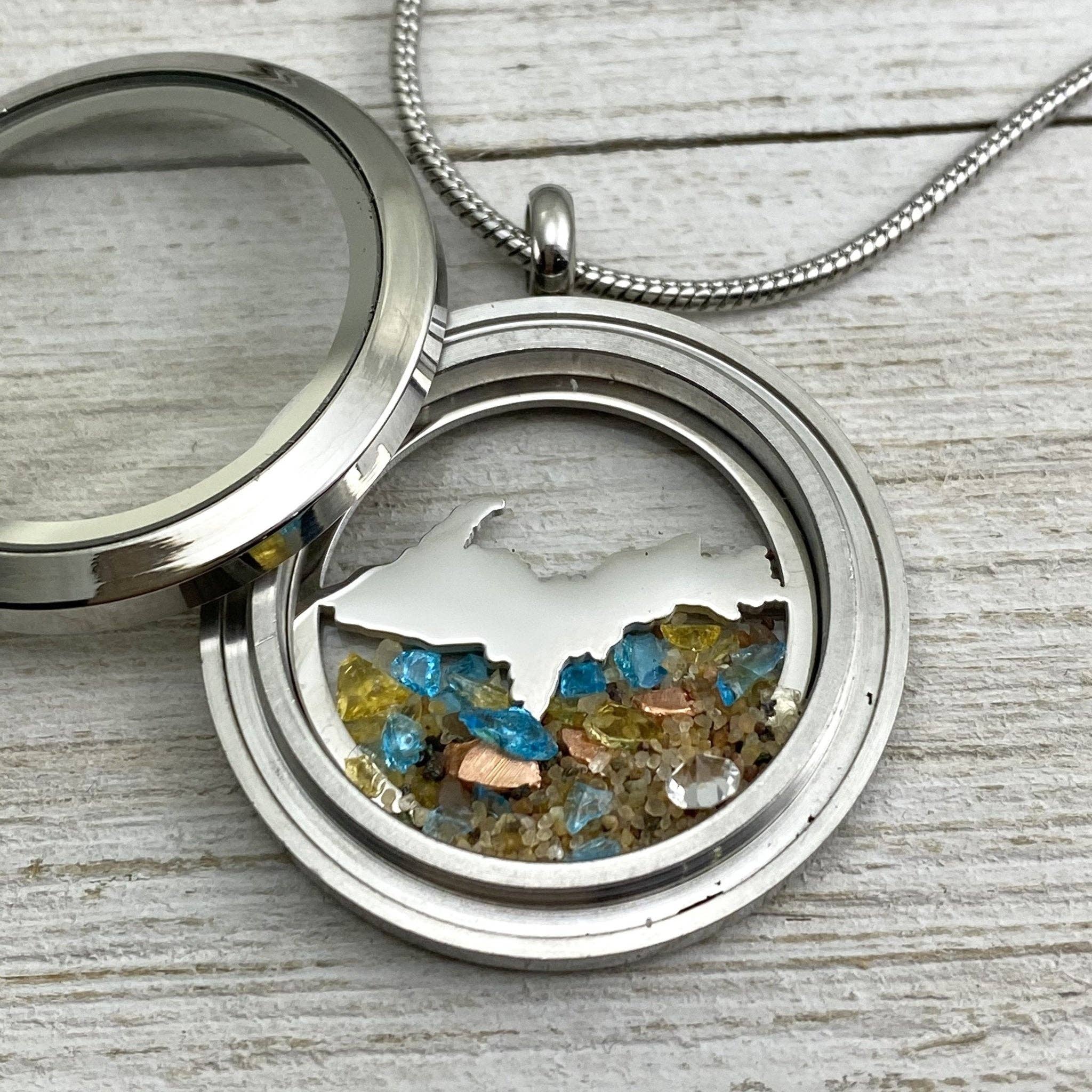 Be Inspired UP – wholesale Locket necklace – Great Lakes Glass Locket3