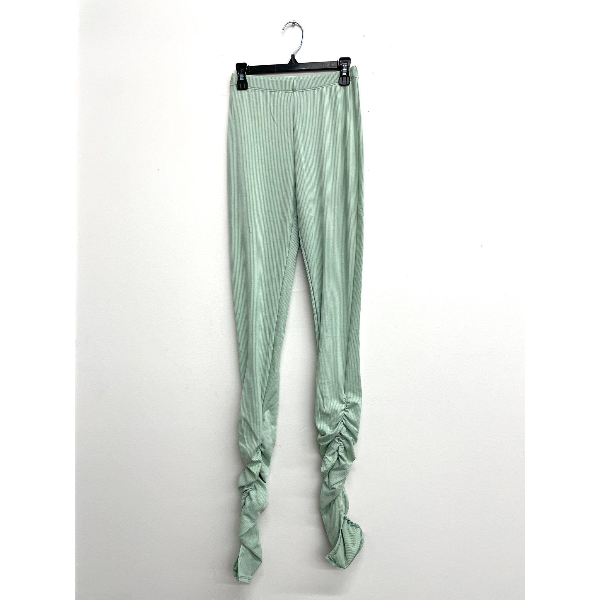 Uptown Apparel - Wholesale Fashion Leggings - Women's - B10613 Ribbed Ankle Ruched Leggings8
