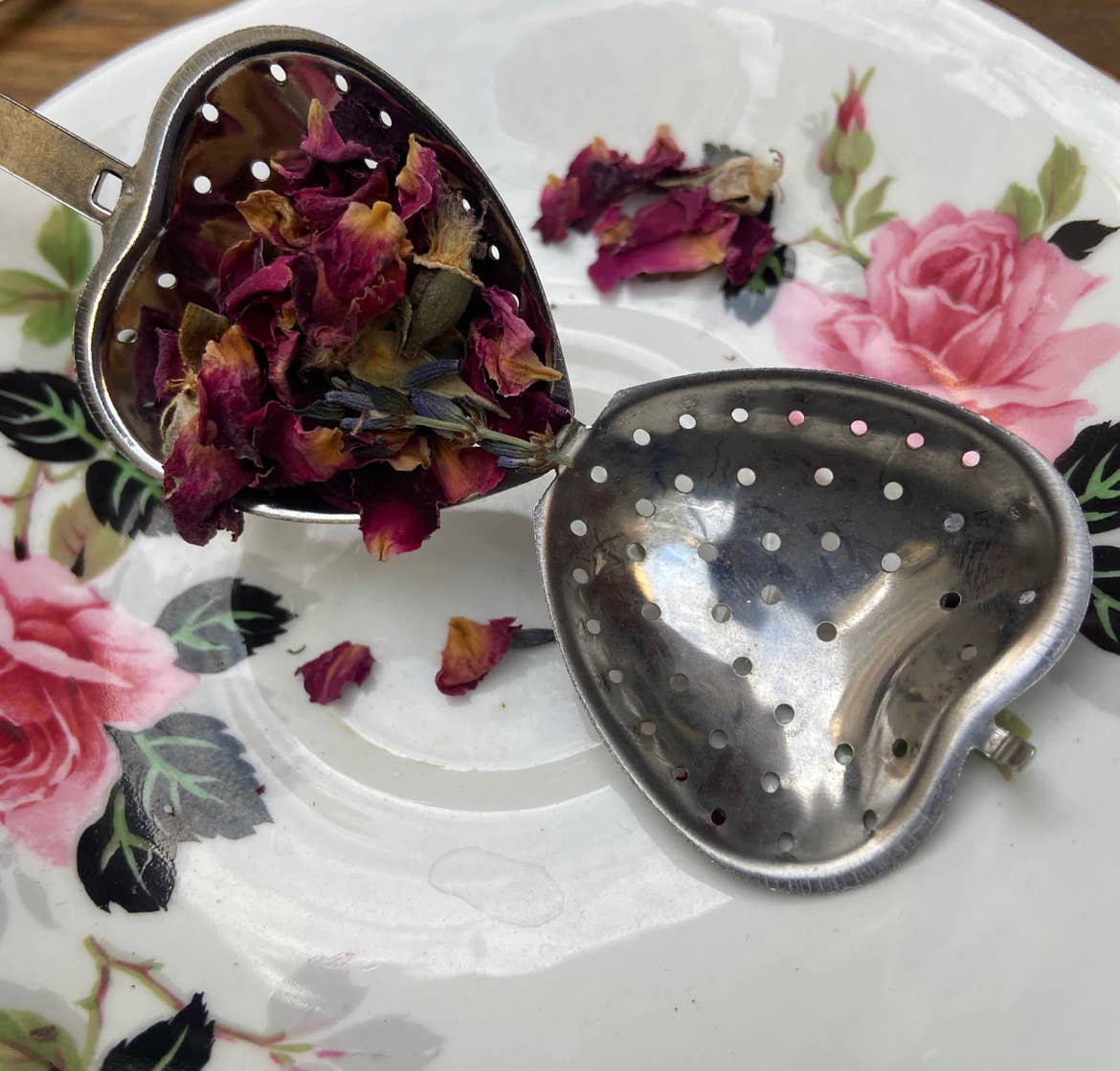 Divine Balance Co. - Wholesale Tea Strainer/Infuser - Heart Shaped Tea Infuser1