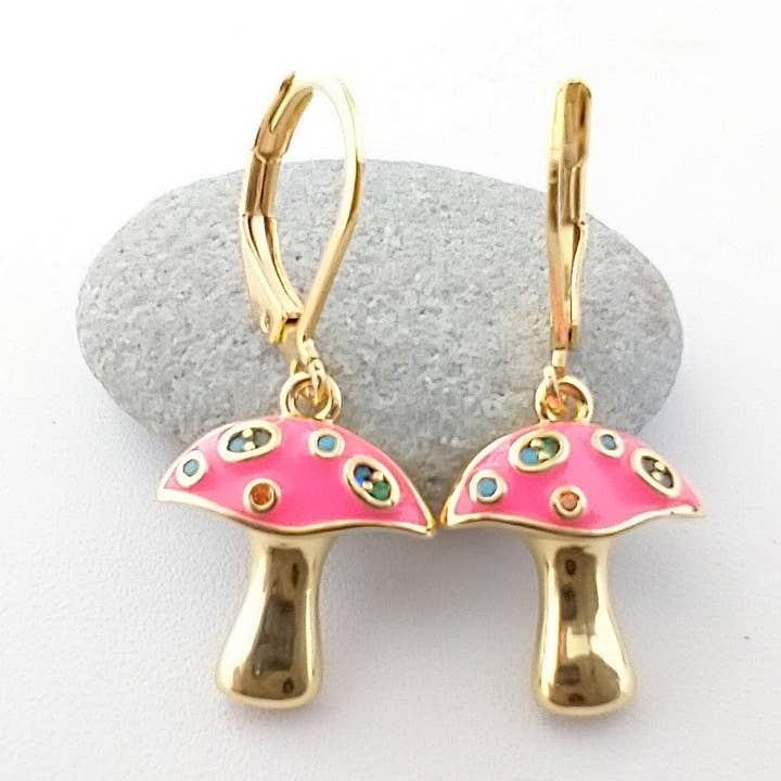 Roze en gouden paddenstoeloorbellen, oorbellen in de natuur voor wholesale door Piccadilly Pendants