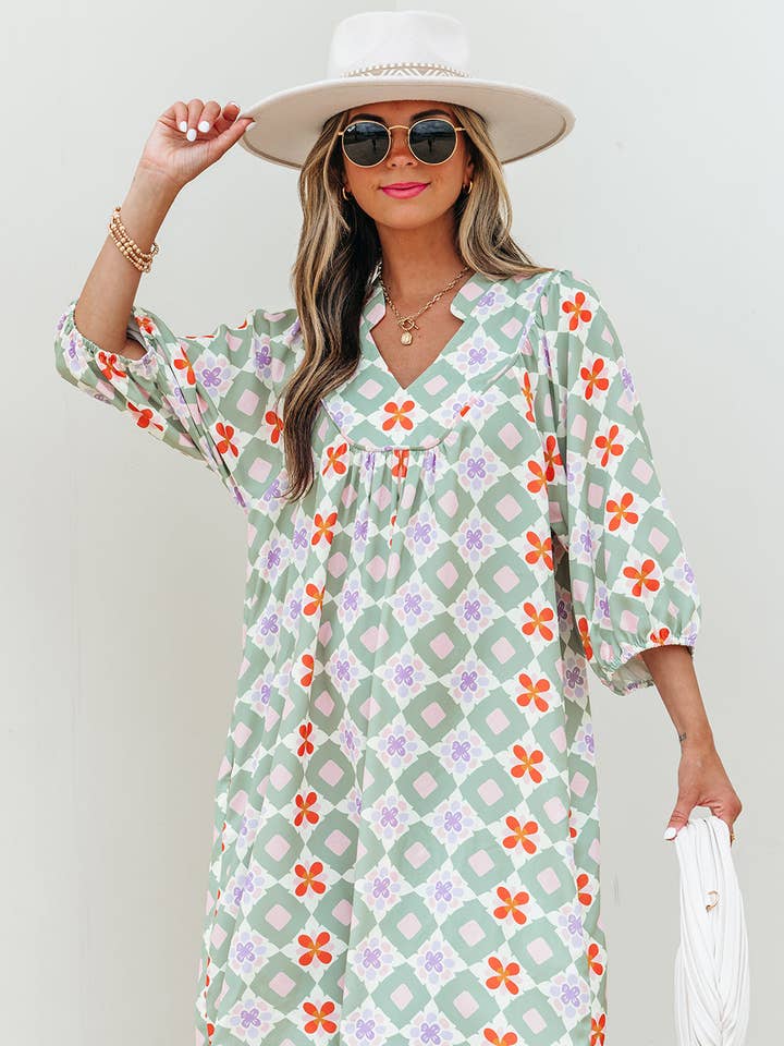 Reagan Blommig Klänning med 3/4-Ärmar och Hakad Halsringning för wholesale av Poppy Lee Lane