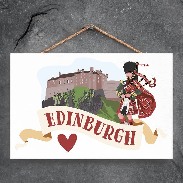 P4831 - Edinburgh Castle skotsk mand spiller sækkepiber på sc for engroshandel hos Vivid Squid Wholesale
