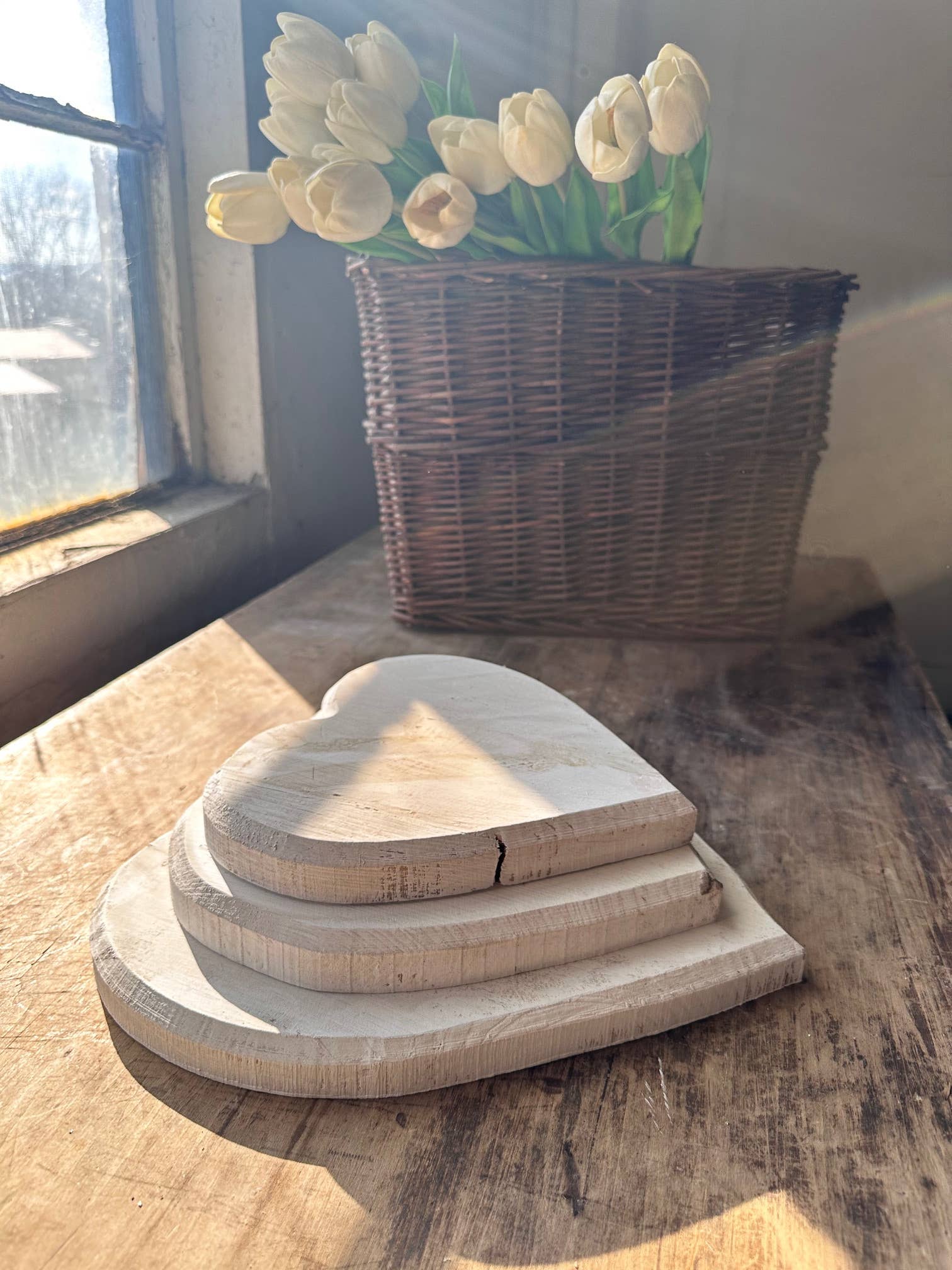 The Global Swap Shop - Venta al por mayor Bandejas/platos/boles decorativos - Cargadores de Madera con Forma de Corazón, juego de 31