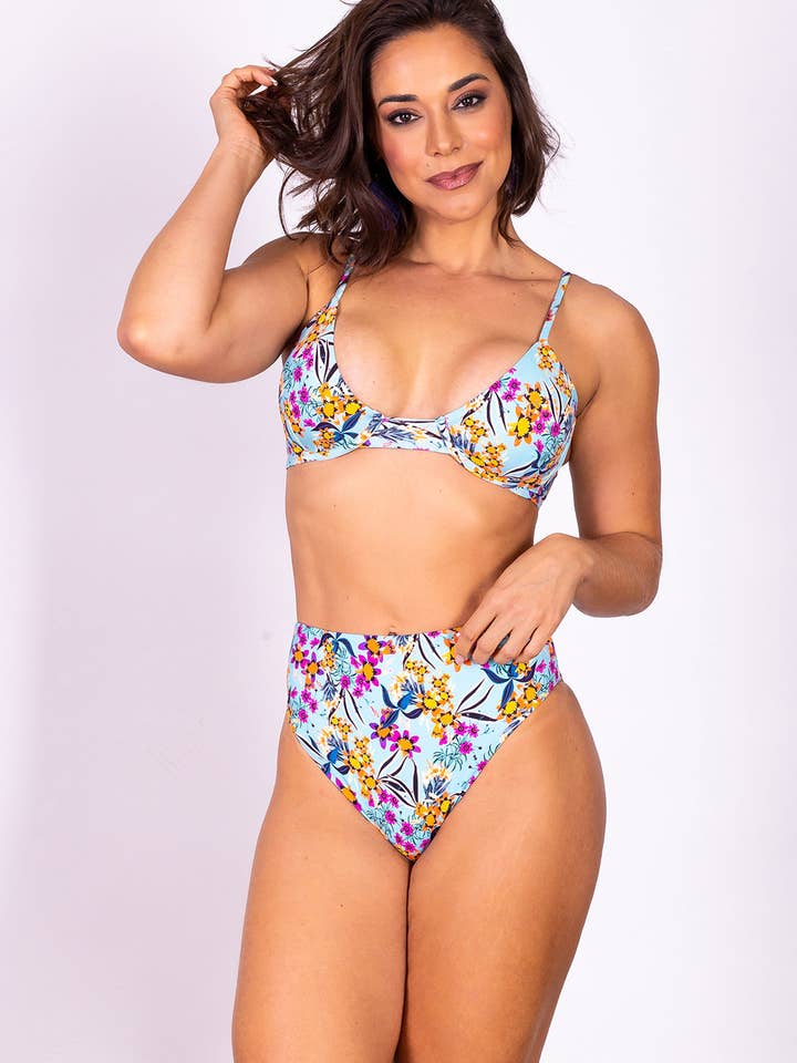 AB Beachwear Bio Bikini Hot Pant Foral Blå Tryck för wholesale av AB Beachwear