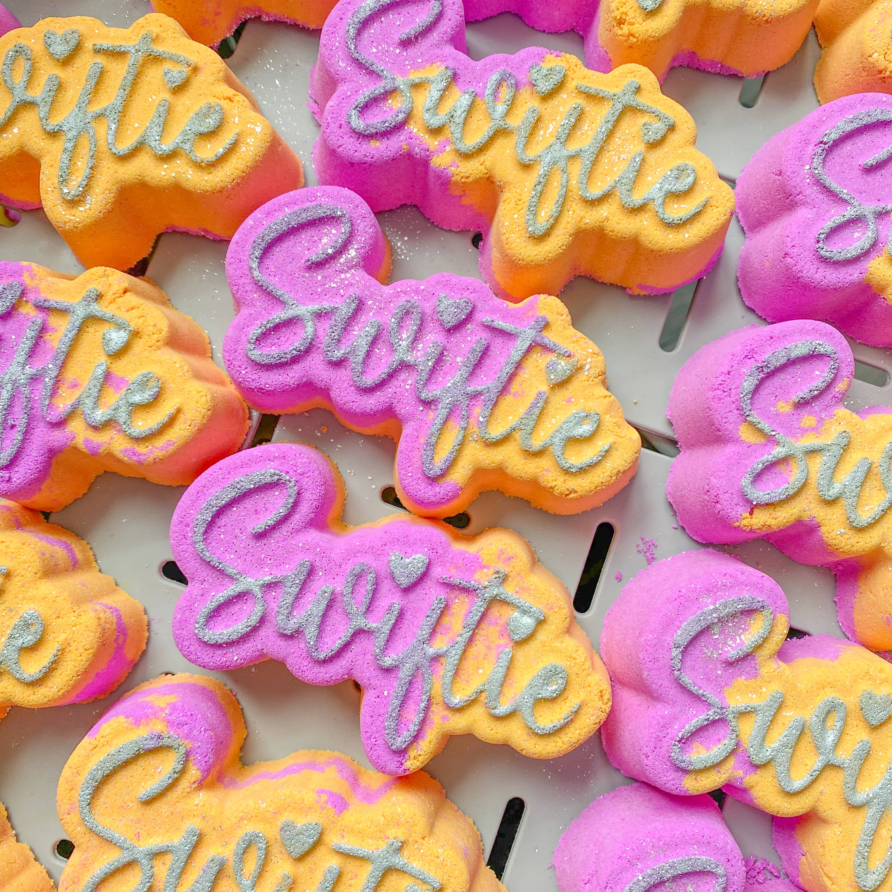 Bathe Enchanted – wholesale Bath bomb/fizz – Swiftie Bath Bomb1